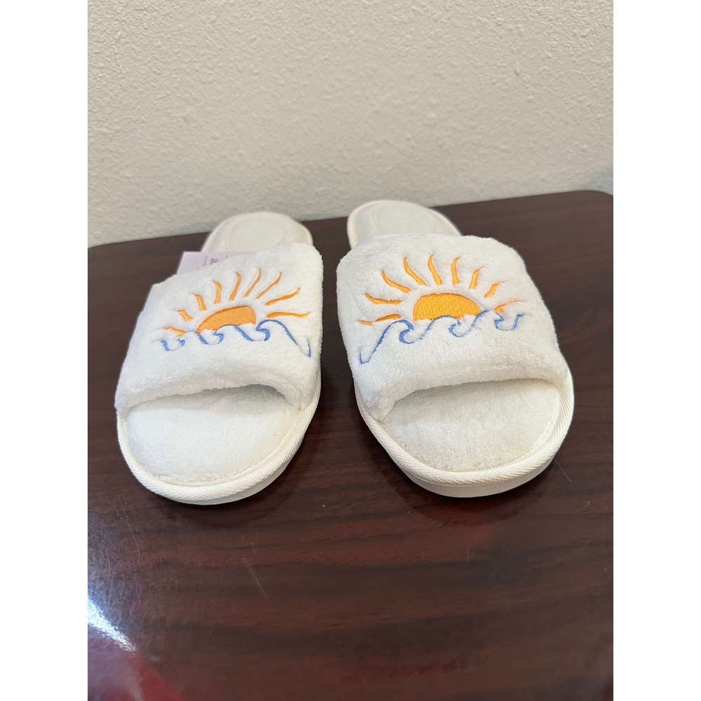 Auden White Faux Fur Slide Slippers Sun Wave Embroidery Mens Size L 9-10 NEW